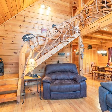Moonshine Ridge Cabin With Hot Tub And Fire Pit Pigeon Forge Buitenkant foto