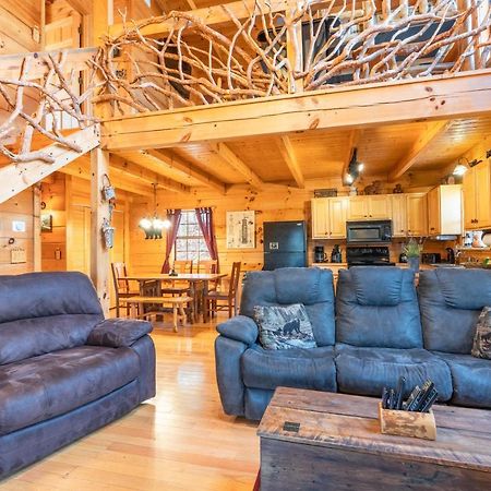 Moonshine Ridge Cabin With Hot Tub And Fire Pit Pigeon Forge Buitenkant foto