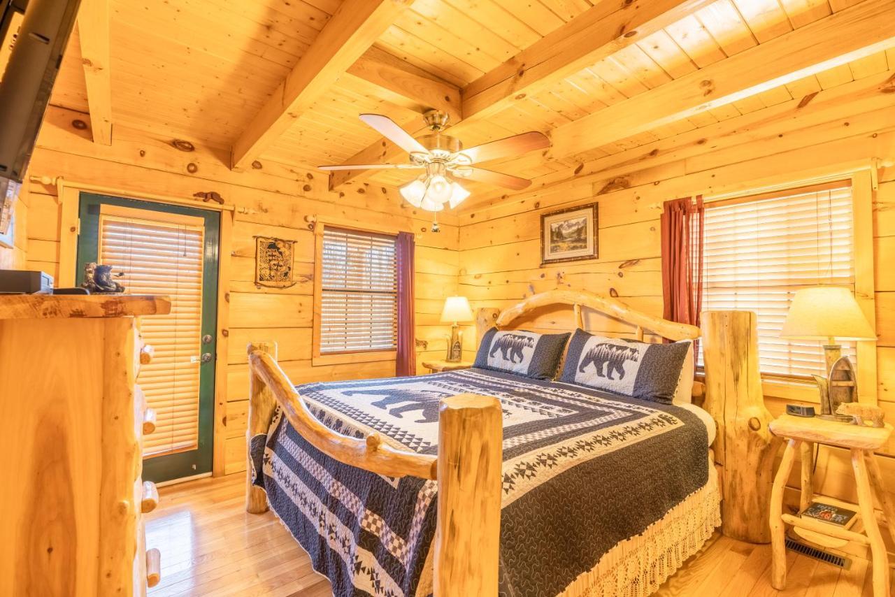 Moonshine Ridge Cabin With Hot Tub And Fire Pit Pigeon Forge Buitenkant foto