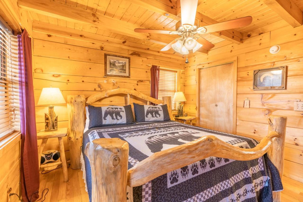 Moonshine Ridge Cabin With Hot Tub And Fire Pit Pigeon Forge Buitenkant foto