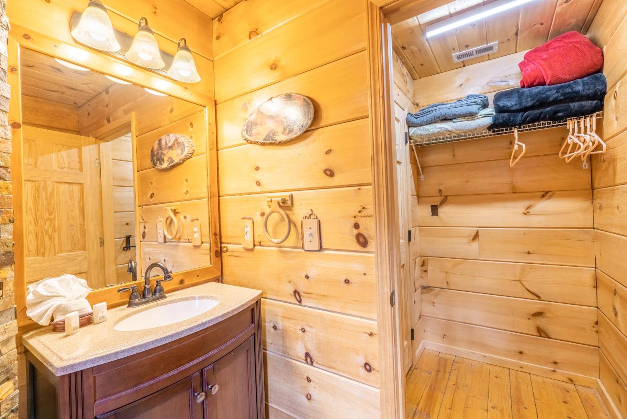 Moonshine Ridge Cabin With Hot Tub And Fire Pit Pigeon Forge Buitenkant foto